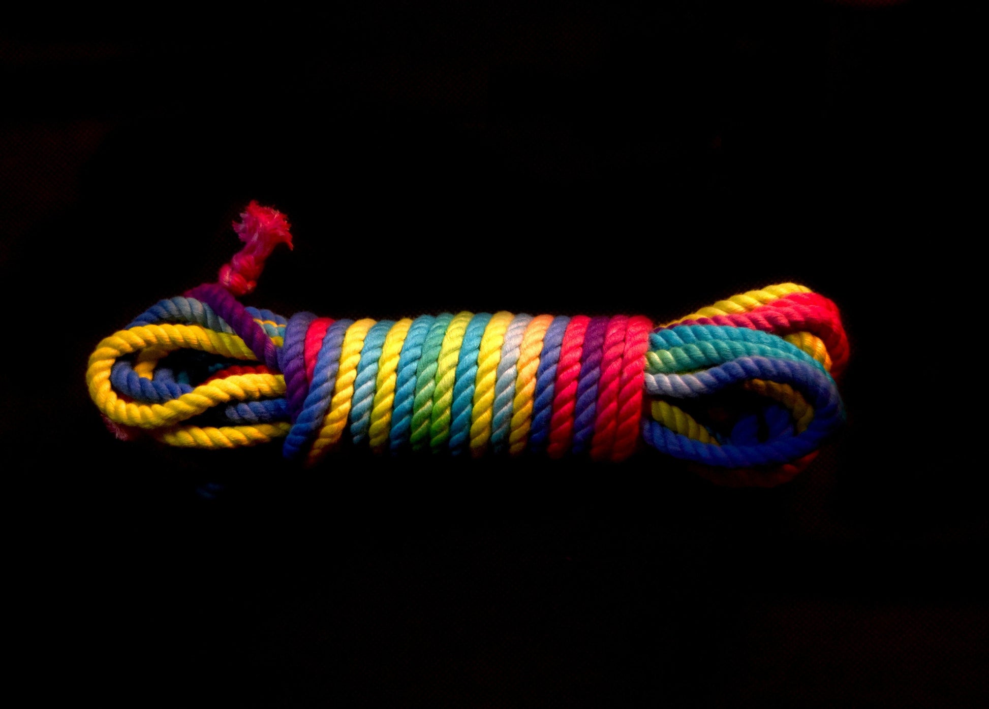 regenbogen bondage seil aus bambusseide - rainbow bondage rope for shibari